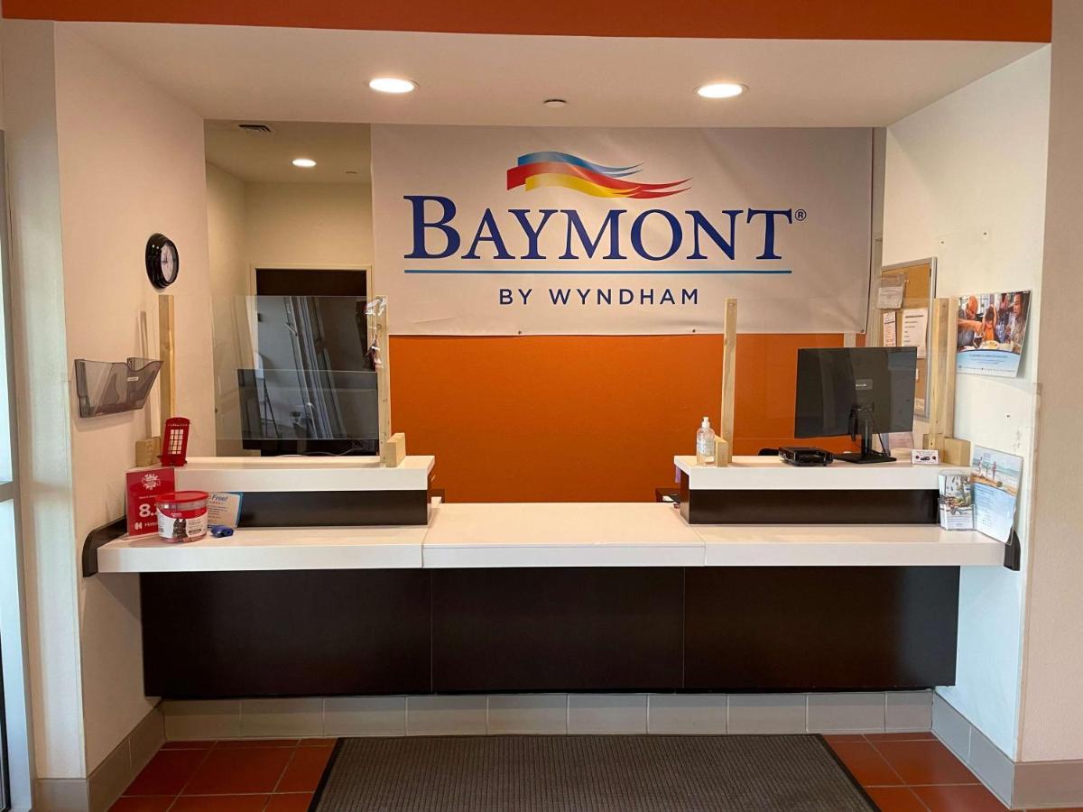 Baymont By Wyndham Williston Hotell Exteriör bild